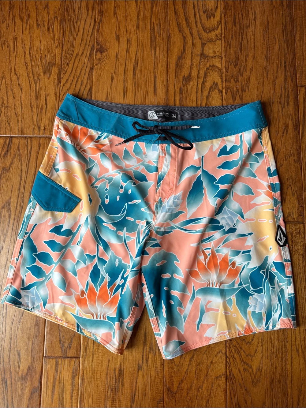 Volcom Men’s Board Shorts Size 34 Tropical Floral Swim Trunks Surf Beach
